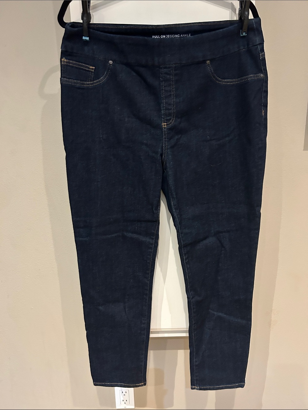 Chico's Dark Blue Pull-On Jegging Ankle Jeans